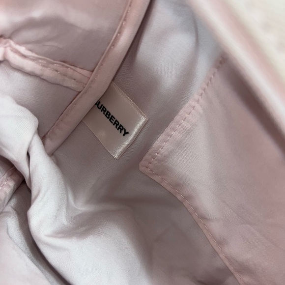 Light pink Burberry makeup/ toiletries pouf! New without tags - Picture 3 of 4